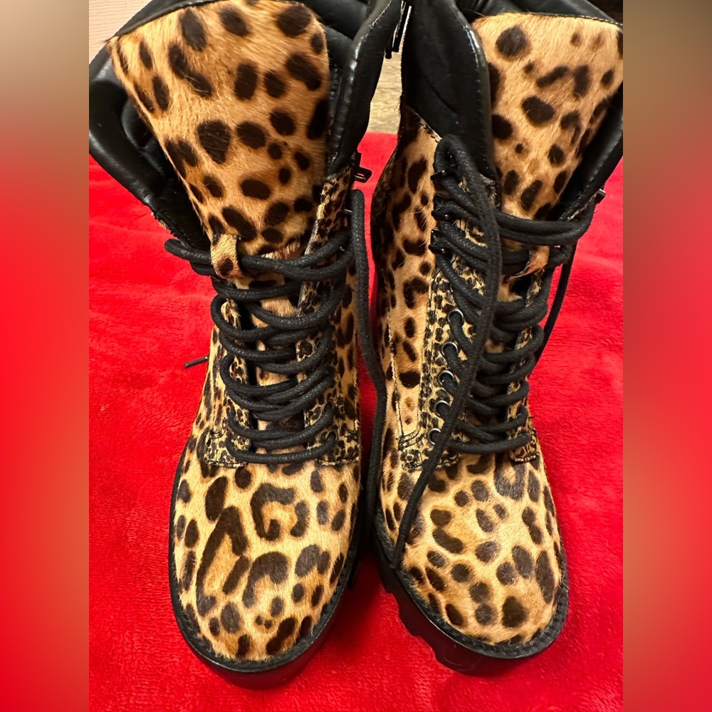 Gianni Bini Animal print platform booties - Size 6 - Picture 2 of 4